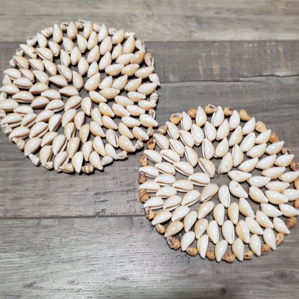 2 Seashell Trivets